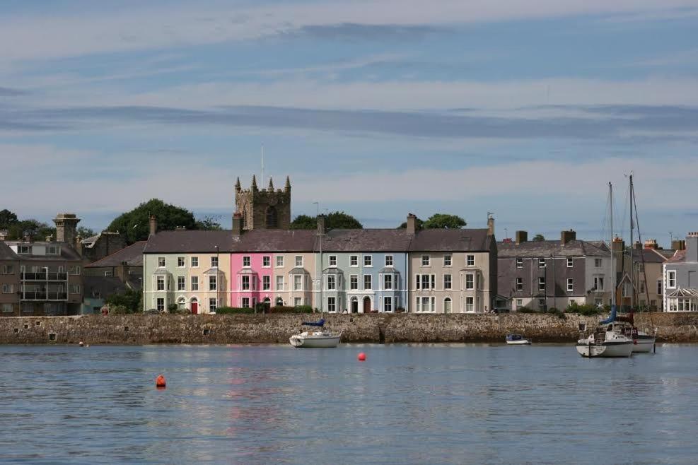 Villa Castle View Beaumaris Exterior foto