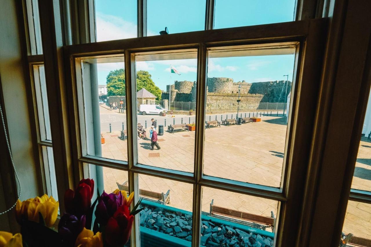 Villa Castle View Beaumaris Exterior foto